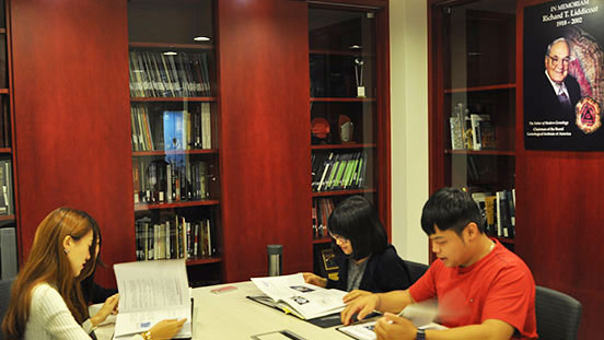 GIA in Taipei’s library has the resources you need to become an educated jewelry professional.